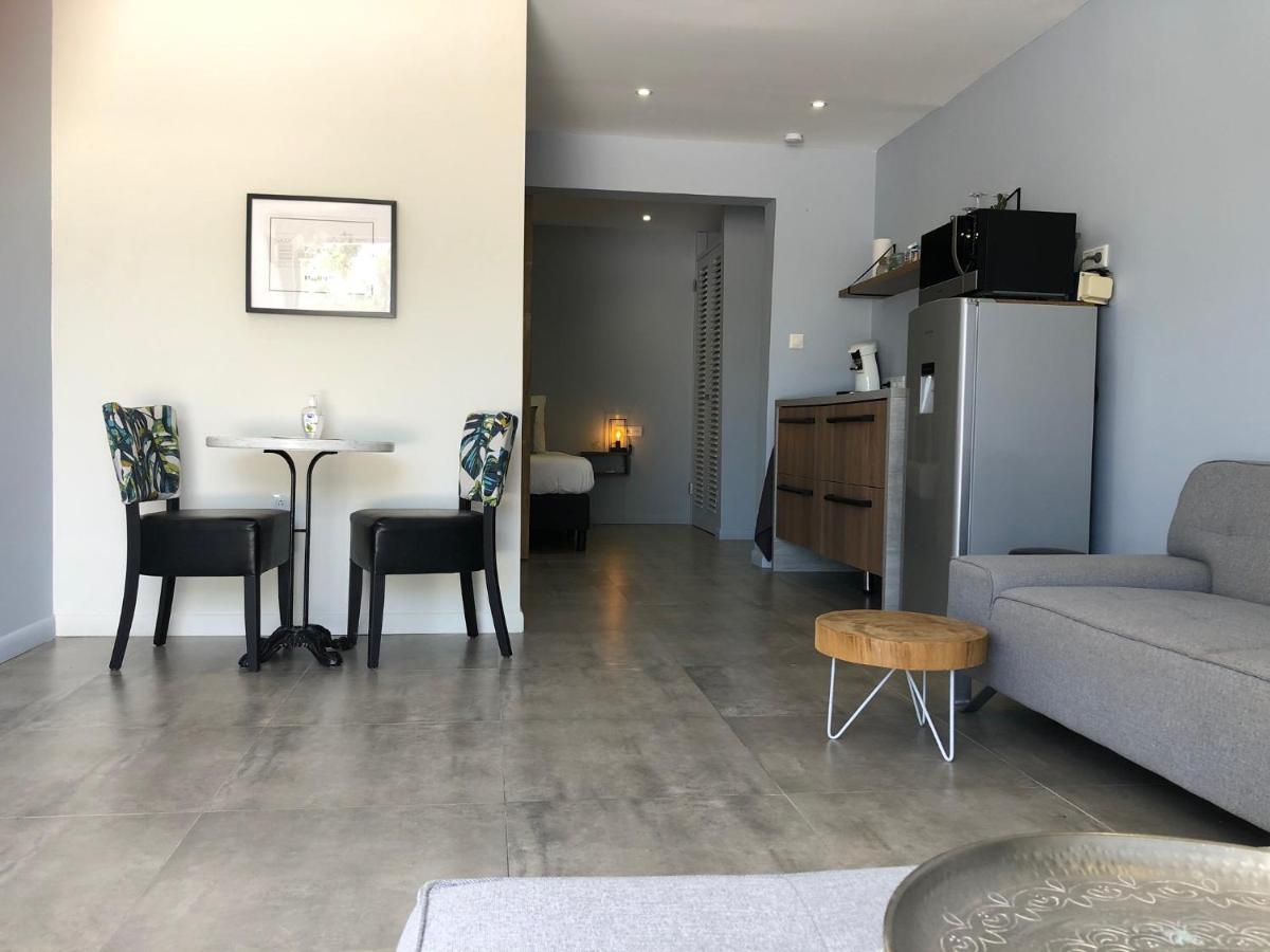 Indigo Apartments & Suites - 'Adults Only' Jan Thiel Exterior photo